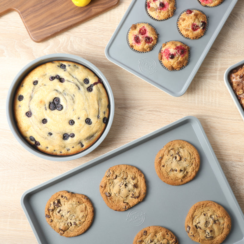 Sur la Table Kitchen Essentials Bake Sale 9" Carbon Steel Cake Pan - Eggshell - Grey Nonstick Interior - Color Label - Round