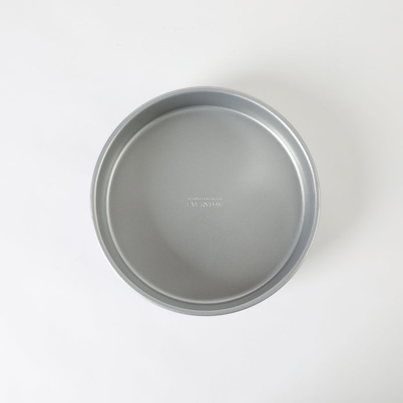 Martha Stewart Everyday Bakeaway 8" Carbon Steel Bake Pan - Silver - Round - Nonstick Interior - Color Label