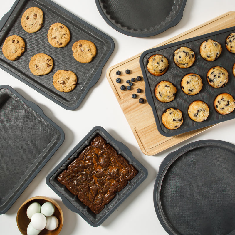 Calphalon Omni 6 pc Silicone Bakeware Set - Gift Box w/ Remailer