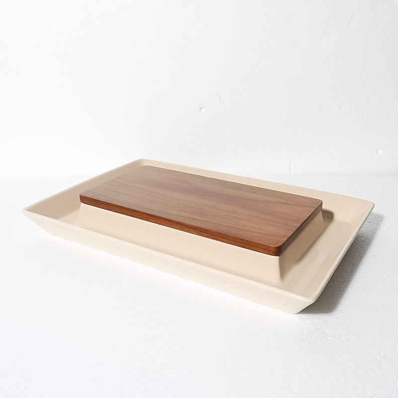 Gibson Elite Gracious Dining 14.2" x 9" x 2" Solid Color Stoneware 3-Section Serving Tray w/ Acacia Wood Lid - Color Sleeve